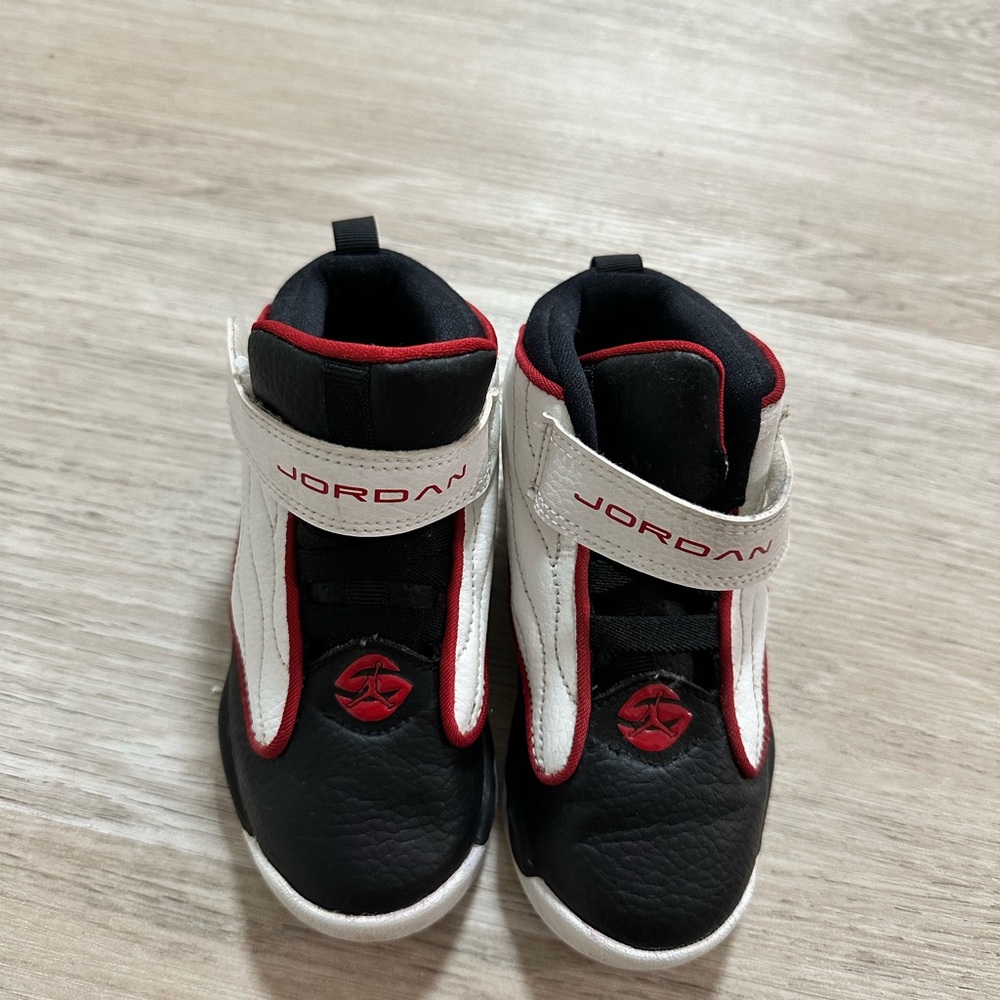 Jodan sneakers